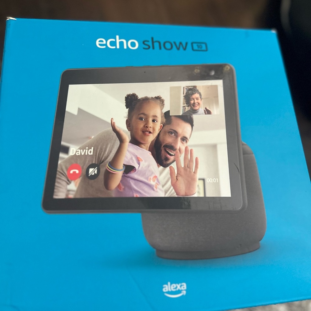 Echo show 10 - open box. Original charger included, but original packing is not
